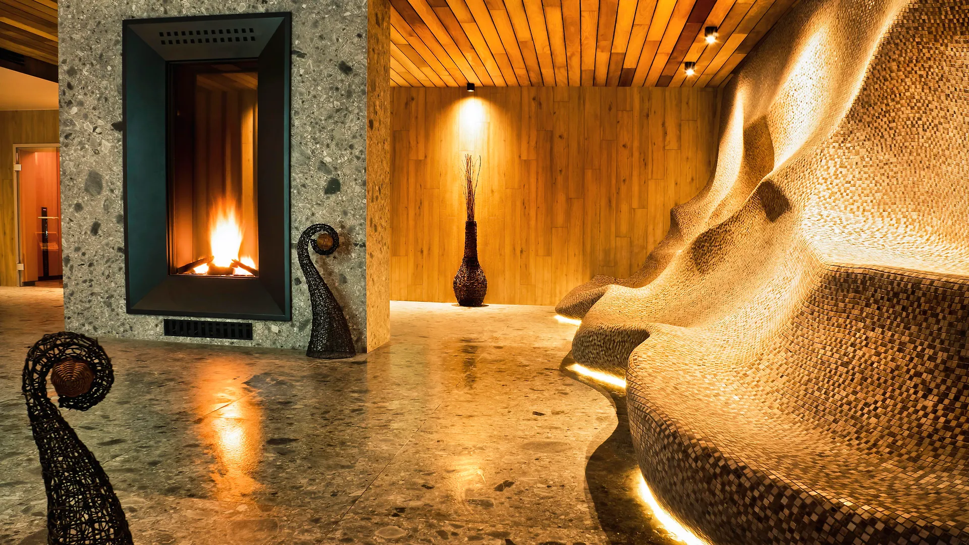 Kempinski Hotel Grand Arena Banszko 5*,
